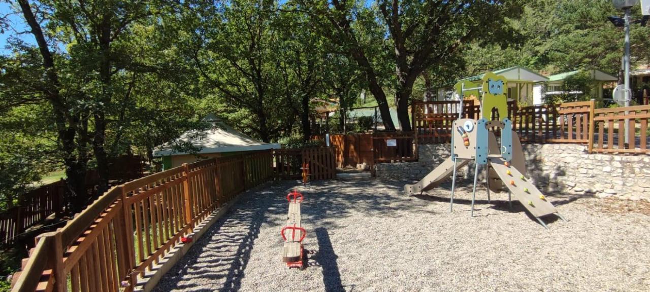 Camping Pres Du Lac De Sainte Croix Bauduen Exterior photo